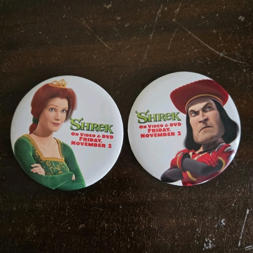 Shrek Movie Promo Button Pin Lot Video & DVD Release DreamWorks. Nice.